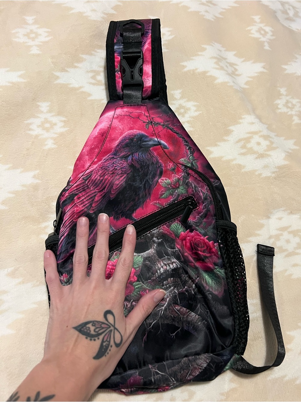 Crow & Skull Sling Bag 💀NWOT 🐦⬛ - Picture 2 of 6